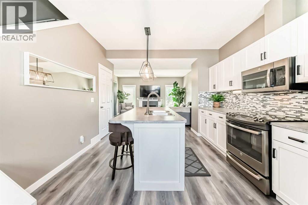 38, 200 Hidden Hills Terrace Nw, Calgary, Alberta  T3A 6E8 - Photo 5 - A2260213