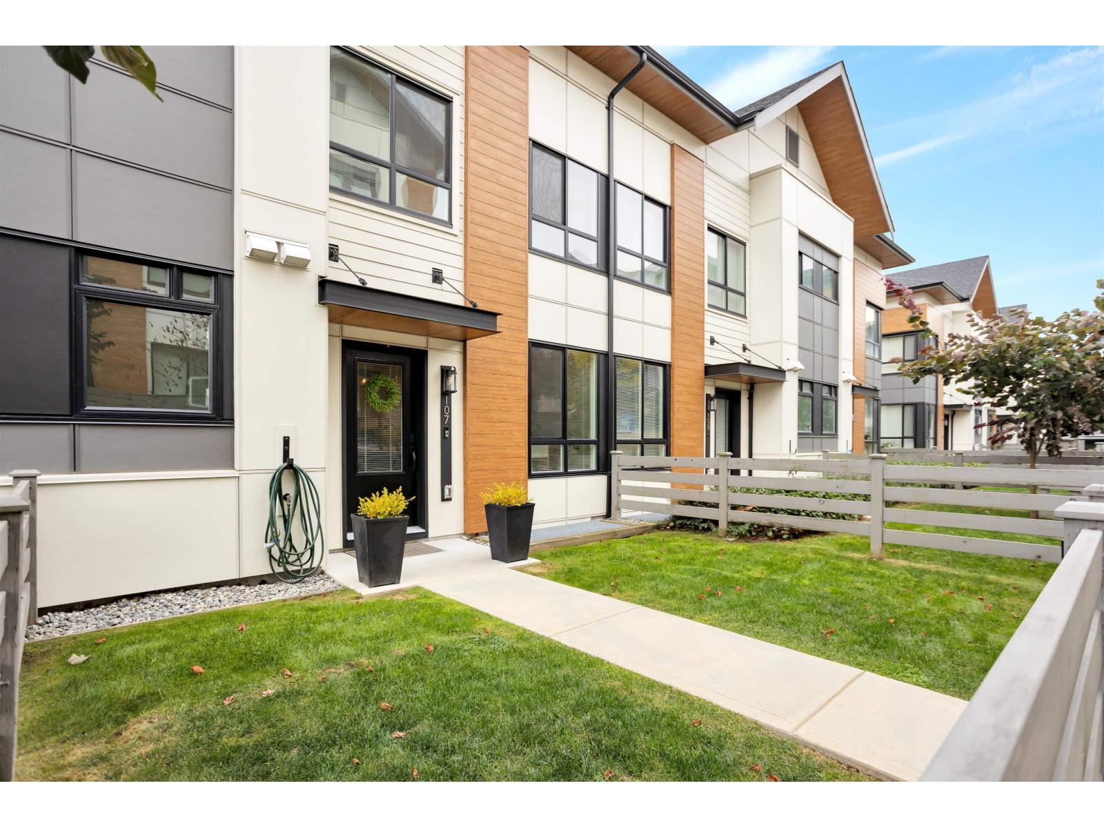 107 15111 Edmund Drive, Surrey, British Columbia  V3S 0A5 - Photo 3 - R3055908