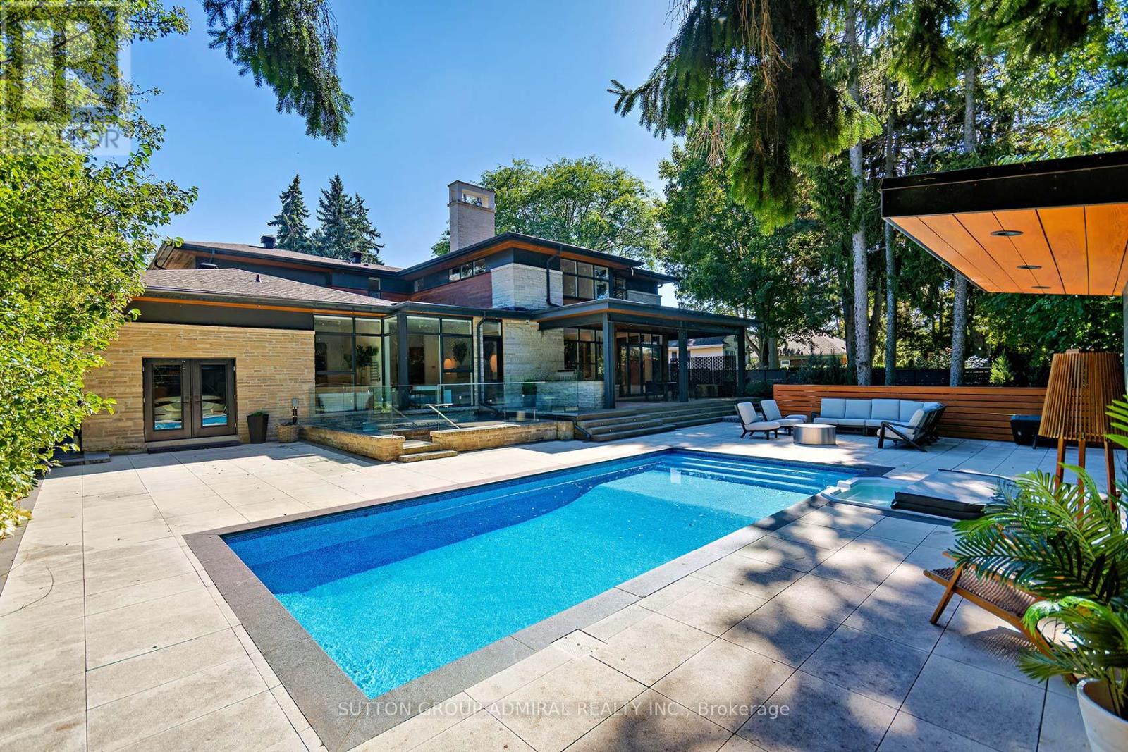 211 Glenview Drive, Mississauga, Ontario  L5G 2N7 - Photo 44 - W12447647