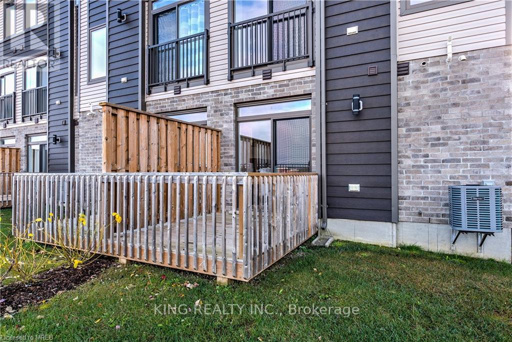 #158 - 1960 Dalmagarrry Rd Road, London North, Ontario  N6G 0T8 - Photo 6 - X12448407