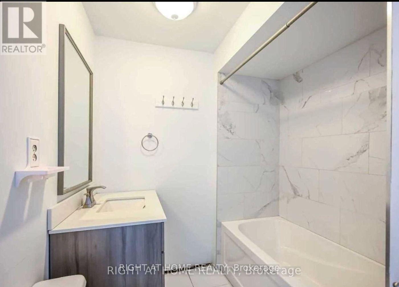 1025 Stone Church Road E, Hamilton (Quinndale), Ontario  L8W 1B2 - Photo 6 - X12448411