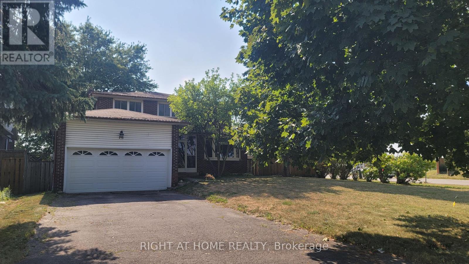 16 PORTLAND CRESCENT, Newmarket, Ontario