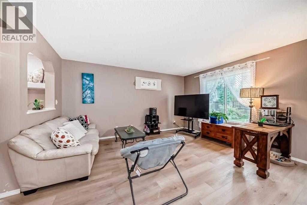 65 Cougarstone Circle Sw, Calgary, Alberta  T3H 4W3 - Photo 12 - A2260267