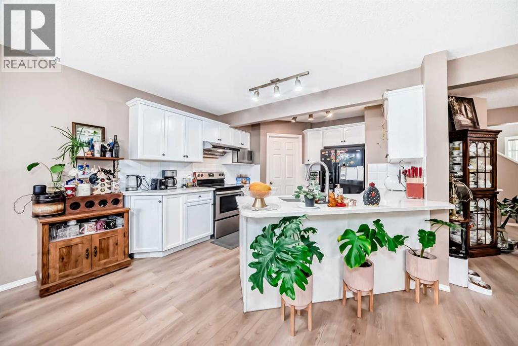 65 Cougarstone Circle Sw, Calgary, Alberta  T3H 4W3 - Photo 6 - A2260267