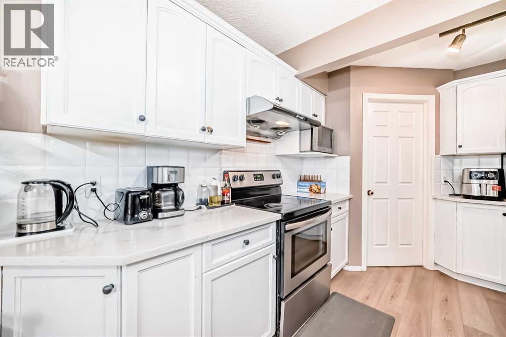 65 Cougarstone Circle Sw, Calgary, Alberta  T3H 4W3 - Photo 9 - A2260267