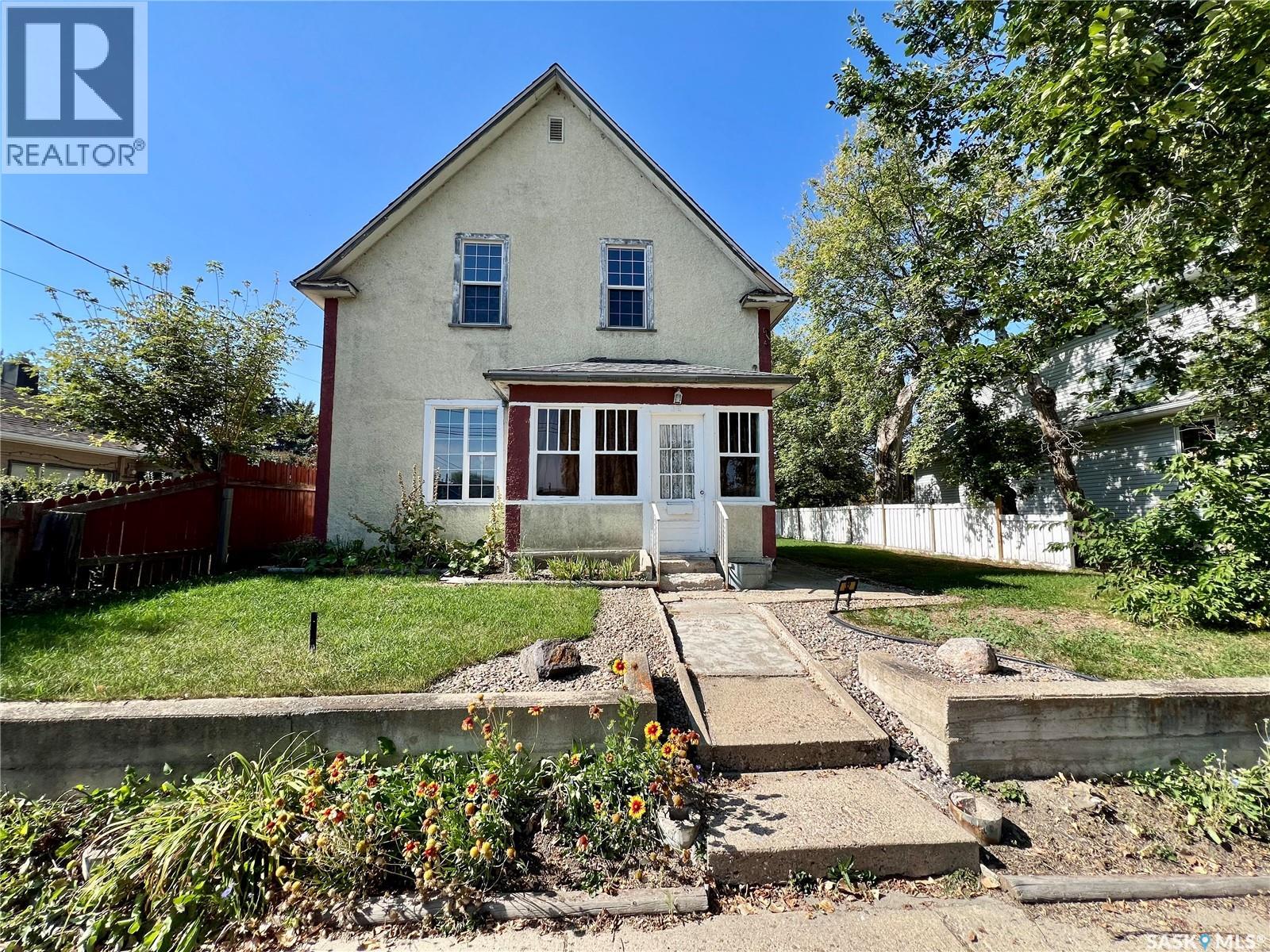 32 11th Avenue Se, Swift Current, Saskatchewan  S9H 3R5 - Photo 1 - SK020256