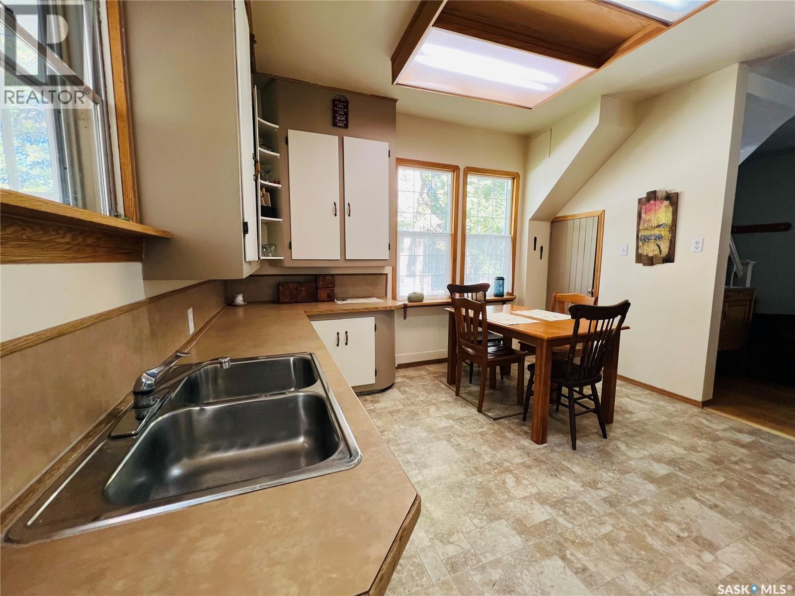 32 11th Avenue Se, Swift Current, Saskatchewan  S9H 3R5 - Photo 3 - SK020256