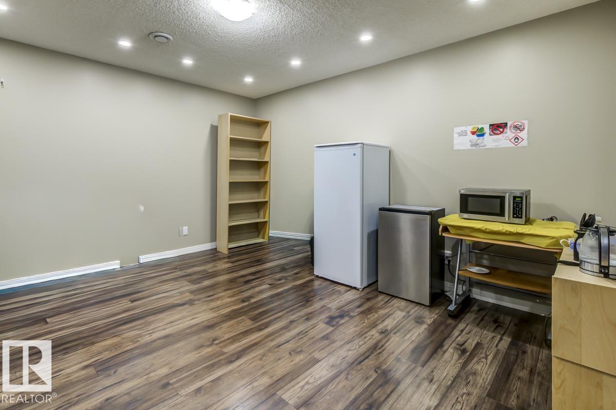 5823 7 Av Sw, Edmonton, Alberta  T6X 0G6 - Photo 38 - E4461087