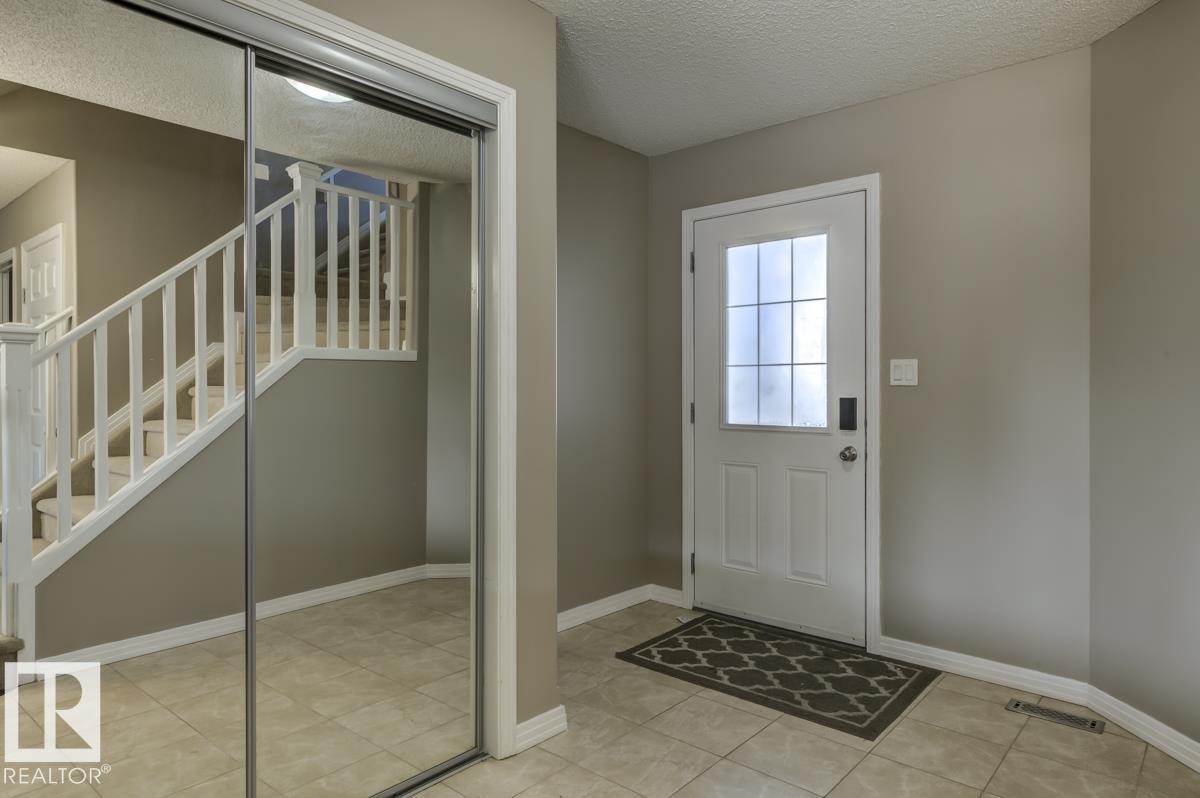 5823 7 Av Sw, Edmonton, Alberta  T6X 0G6 - Photo 4 - E4461087