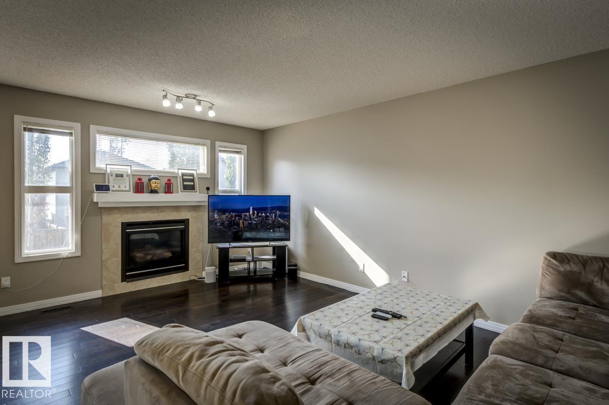 5823 7 Av Sw, Edmonton, Alberta  T6X 0G6 - Photo 7 - E4461087