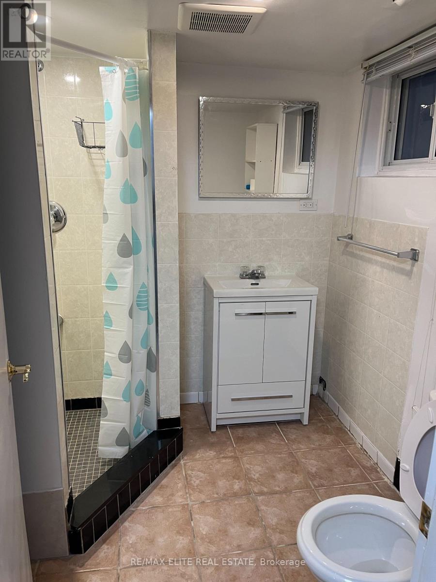 Main Unit ( Bst & Upper) - 16 Cartier Crescent, Richmond Hill, Ontario  L4C 2N1 - Photo 9 - N12444862