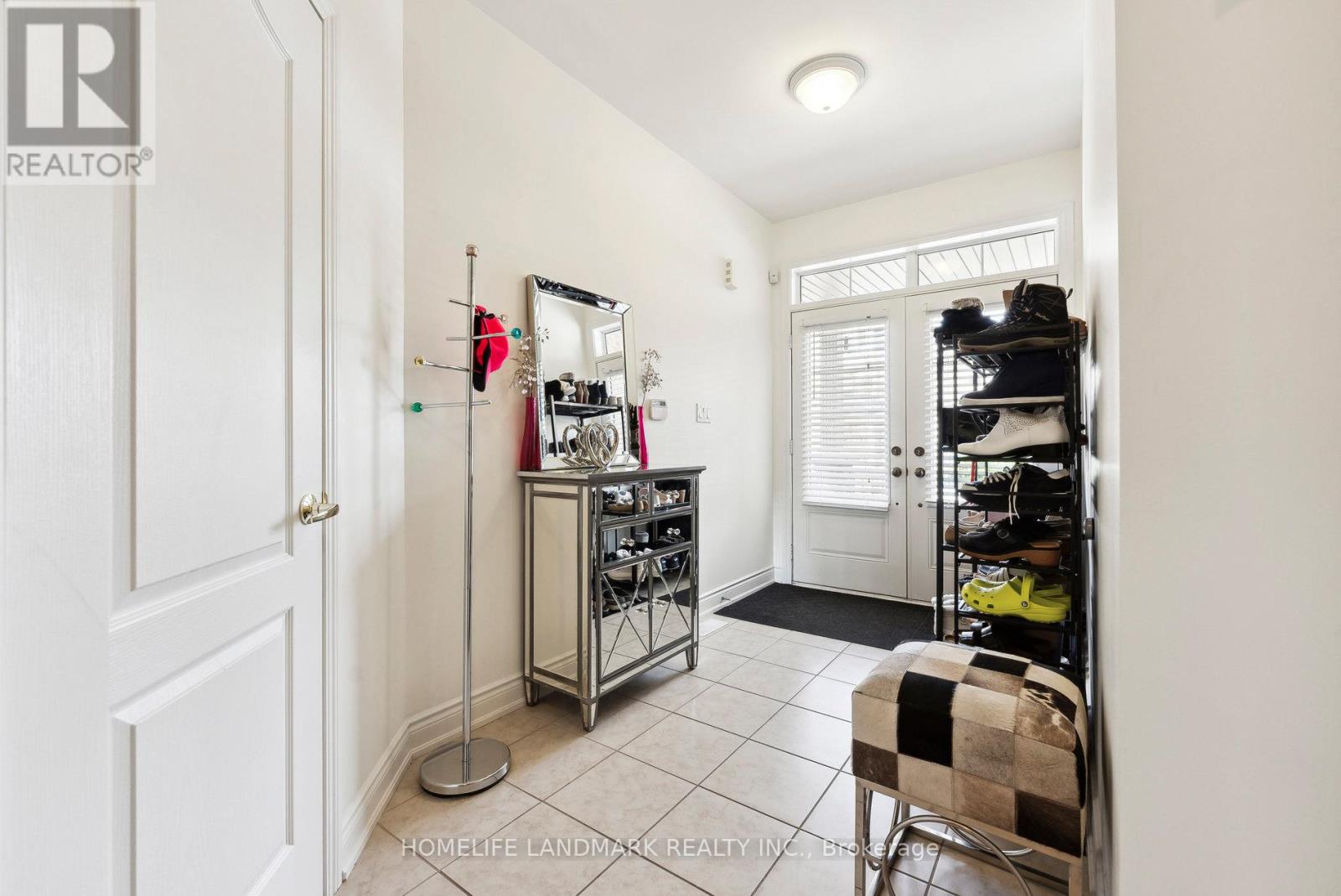 20 Mack Clement Lane, Richmond Hill, Ontario  L4S 0G2 - Photo 3 - N12448430