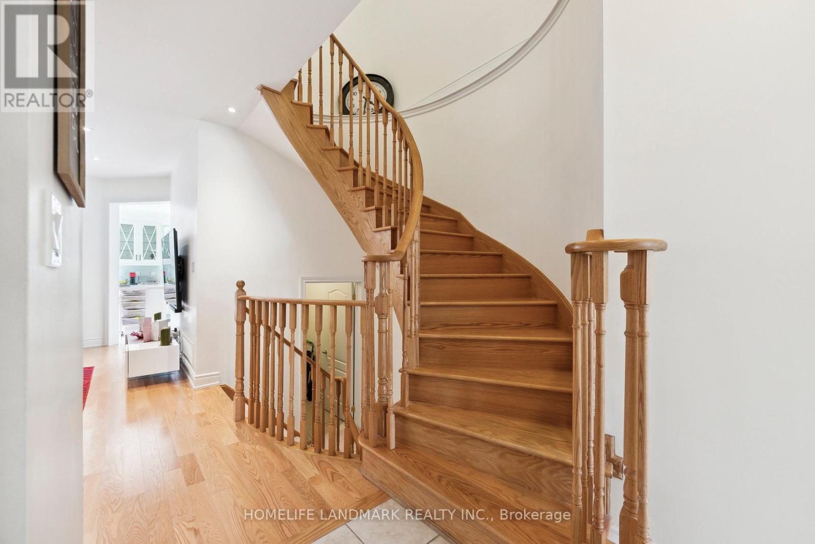 20 Mack Clement Lane, Richmond Hill, Ontario  L4S 0G2 - Photo 4 - N12448430