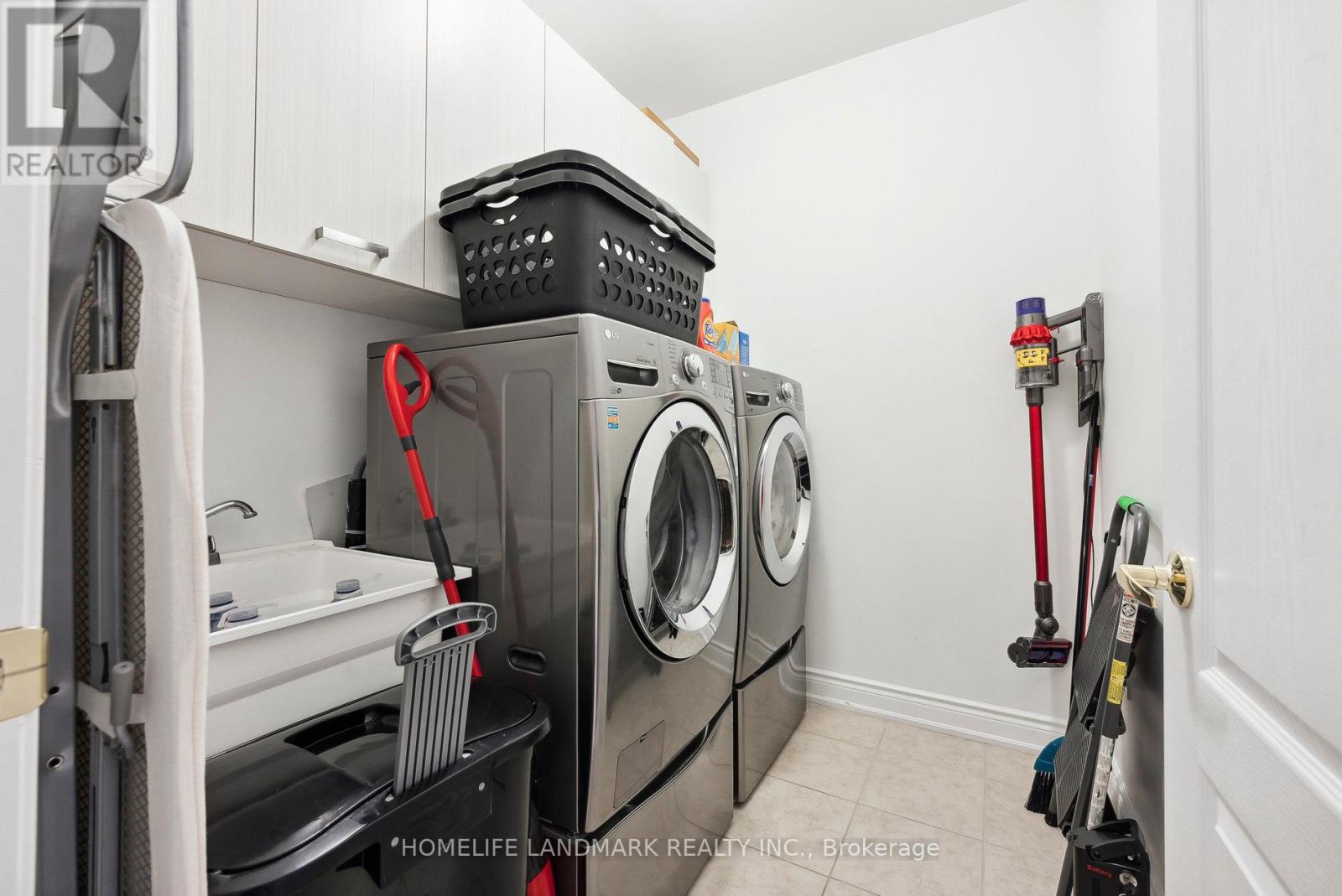 20 Mack Clement Lane, Richmond Hill, Ontario  L4S 0G2 - Photo 8 - N12448430