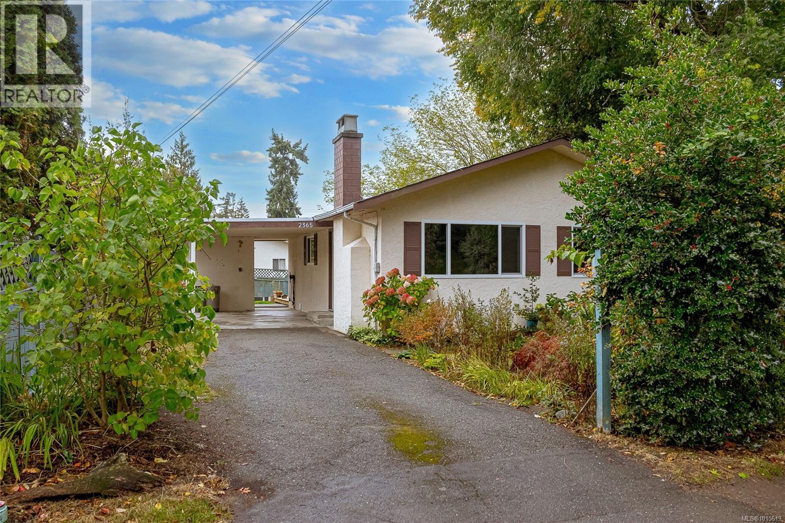 2365 Lovell Ave, Sidney, British Columbia  V8L 2J5 - Photo 3 - 1015619
