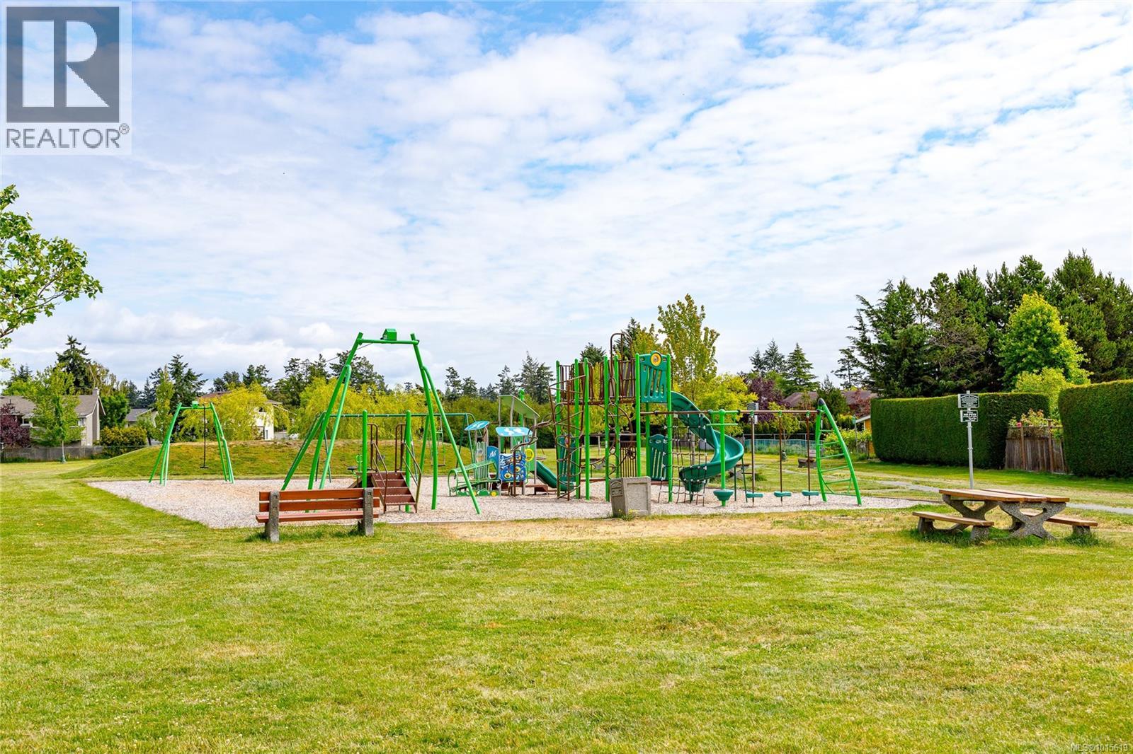 2365 Lovell Ave, Sidney, British Columbia  V8L 2J5 - Photo 39 - 1015619