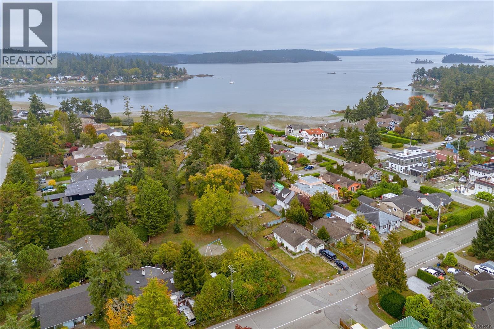 2365 Lovell Ave, Sidney, British Columbia  V8L 2J5 - Photo 31 - 1015619