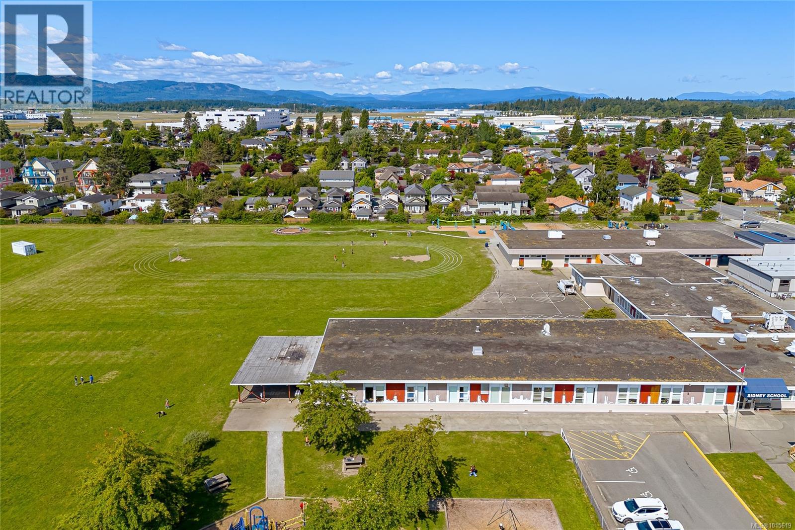 2365 Lovell Ave, Sidney, British Columbia  V8L 2J5 - Photo 40 - 1015619