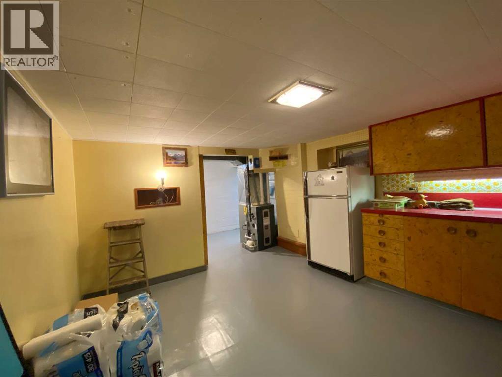 13014 18 Avenue, Blairmore, Alberta  T0K 0E0 - Photo 23 - A2258886