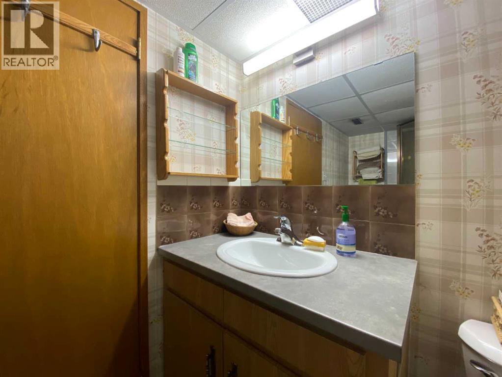 13014 18 Avenue, Blairmore, Alberta  T0K 0E0 - Photo 21 - A2258886