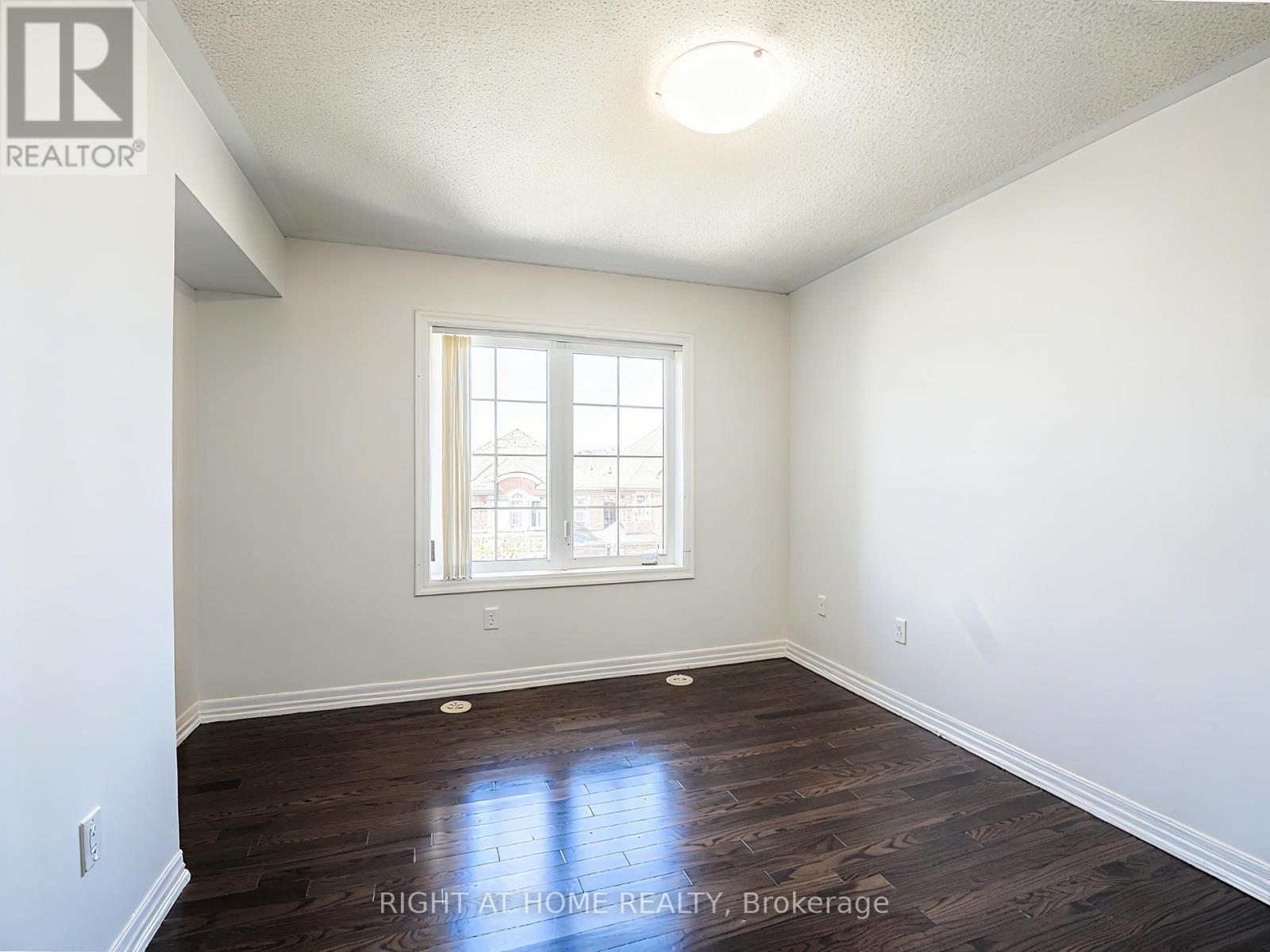 337 Ellen Davidson Drive, Oakville, Ontario  L6M 0V6 - Photo 10 - W12448424
