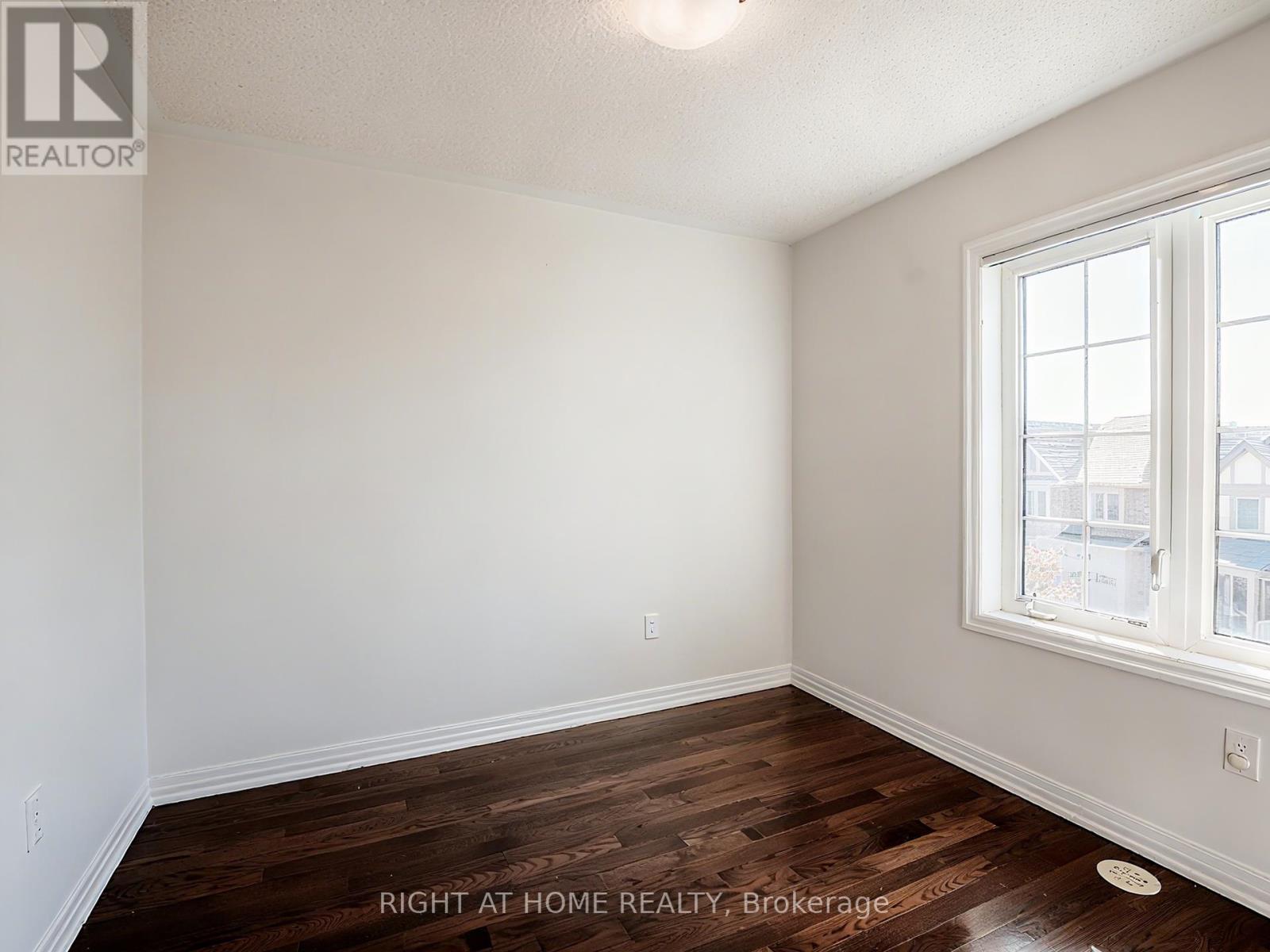 337 Ellen Davidson Drive, Oakville, Ontario  L6M 0V6 - Photo 11 - W12448424