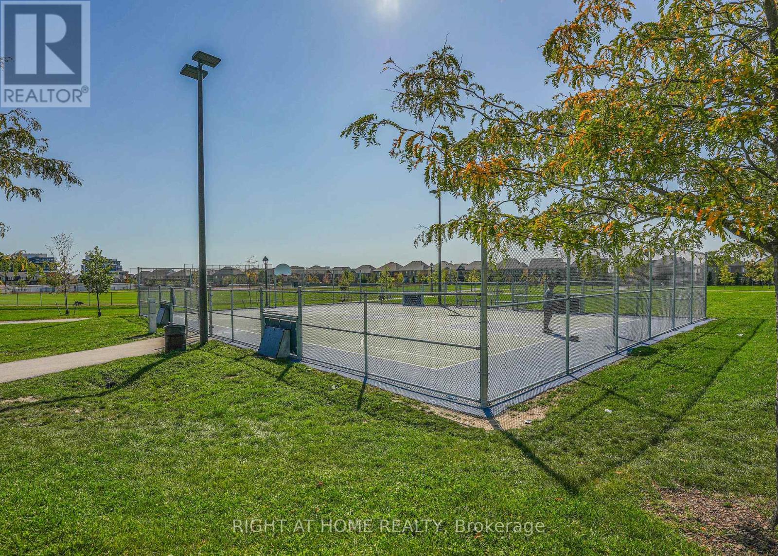 337 Ellen Davidson Drive, Oakville, Ontario  L6M 0V6 - Photo 24 - W12448424