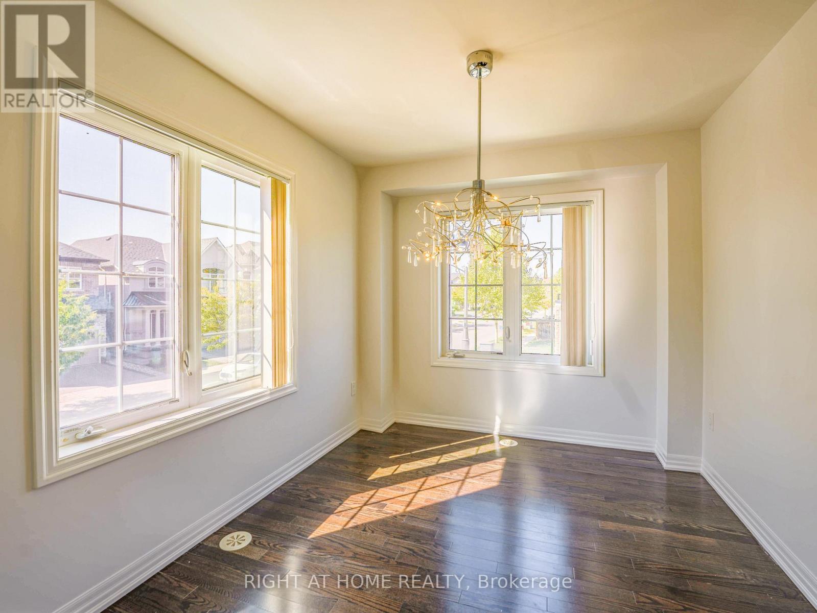 337 Ellen Davidson Drive, Oakville, Ontario  L6M 0V6 - Photo 6 - W12448424