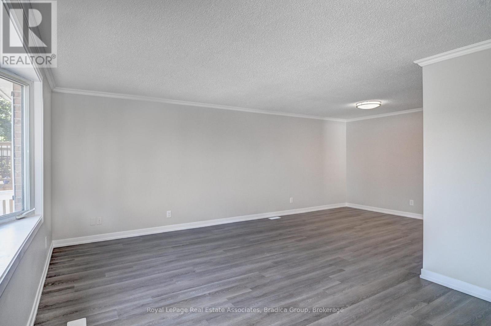 78 Barwood Crescent, Kitchener, Ontario  N2E 1V1 - Photo 10 - X12448427