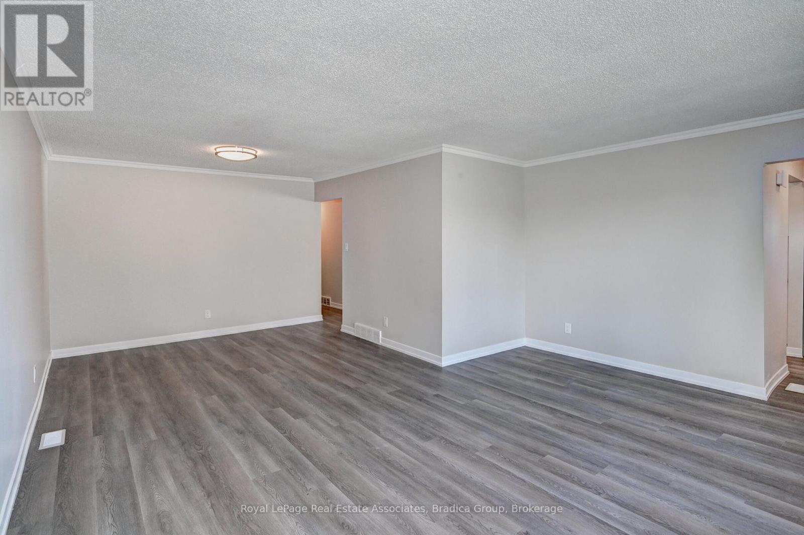 78 Barwood Crescent, Kitchener, Ontario  N2E 1V1 - Photo 12 - X12448427