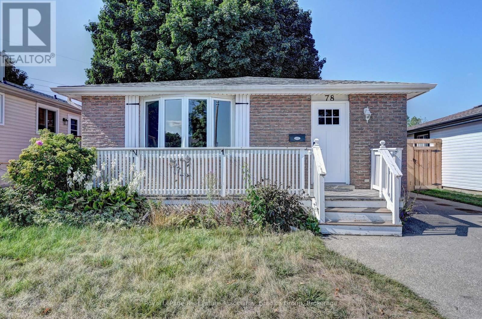 78 Barwood Crescent, Kitchener, Ontario  N2E 1V1 - Photo 2 - X12448427