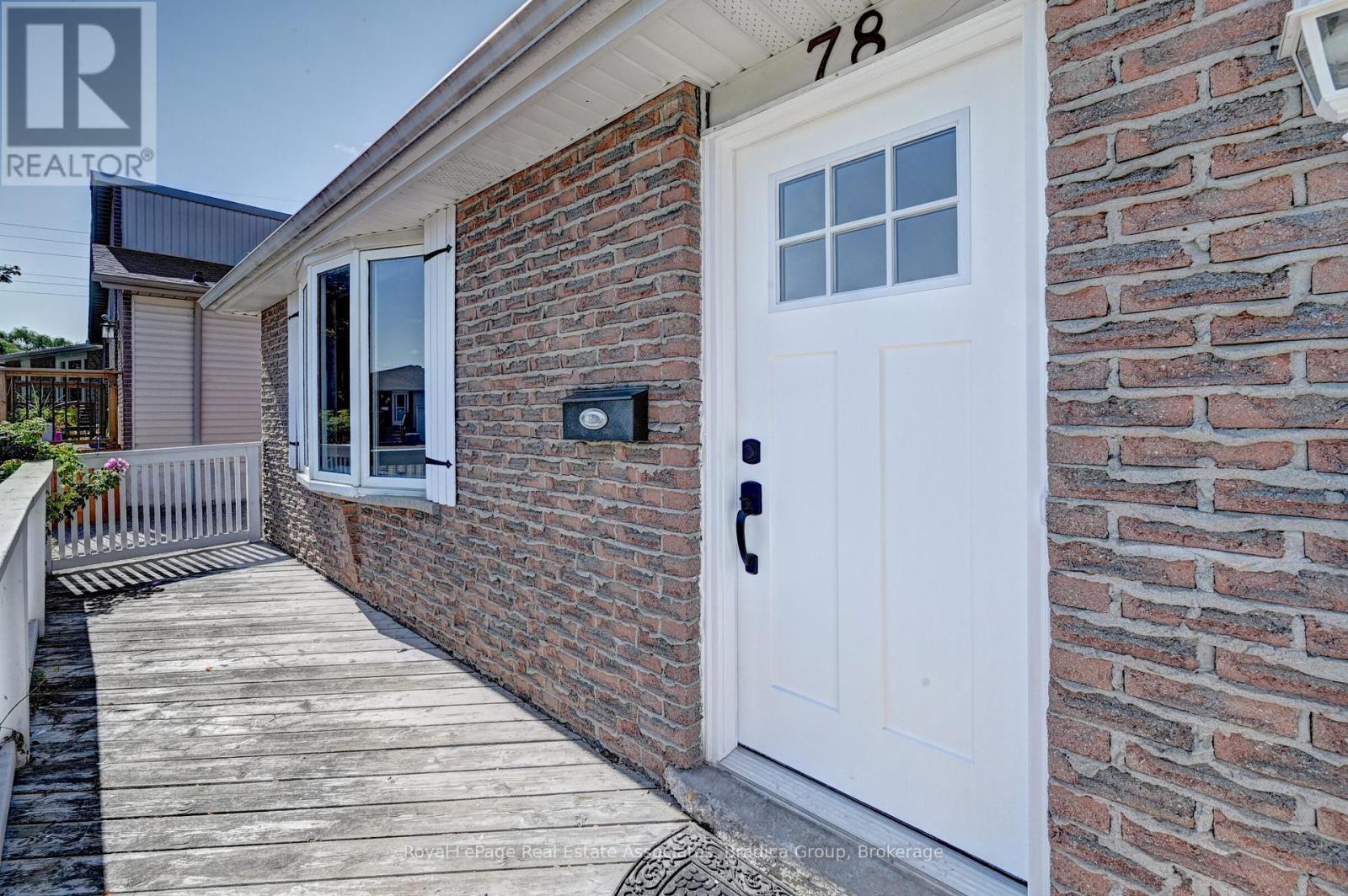 78 Barwood Crescent, Kitchener, Ontario  N2E 1V1 - Photo 3 - X12448427