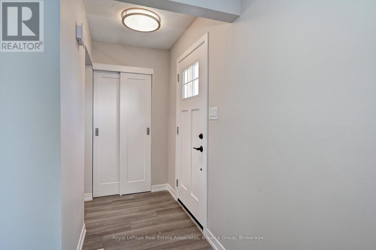 78 Barwood Crescent, Kitchener, Ontario  N2E 1V1 - Photo 4 - X12448427