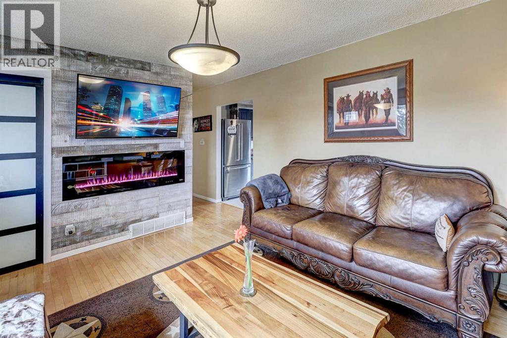 1509 38 Street Se, Calgary, Alberta  T2A 1G7 - Photo 4 - A2259892