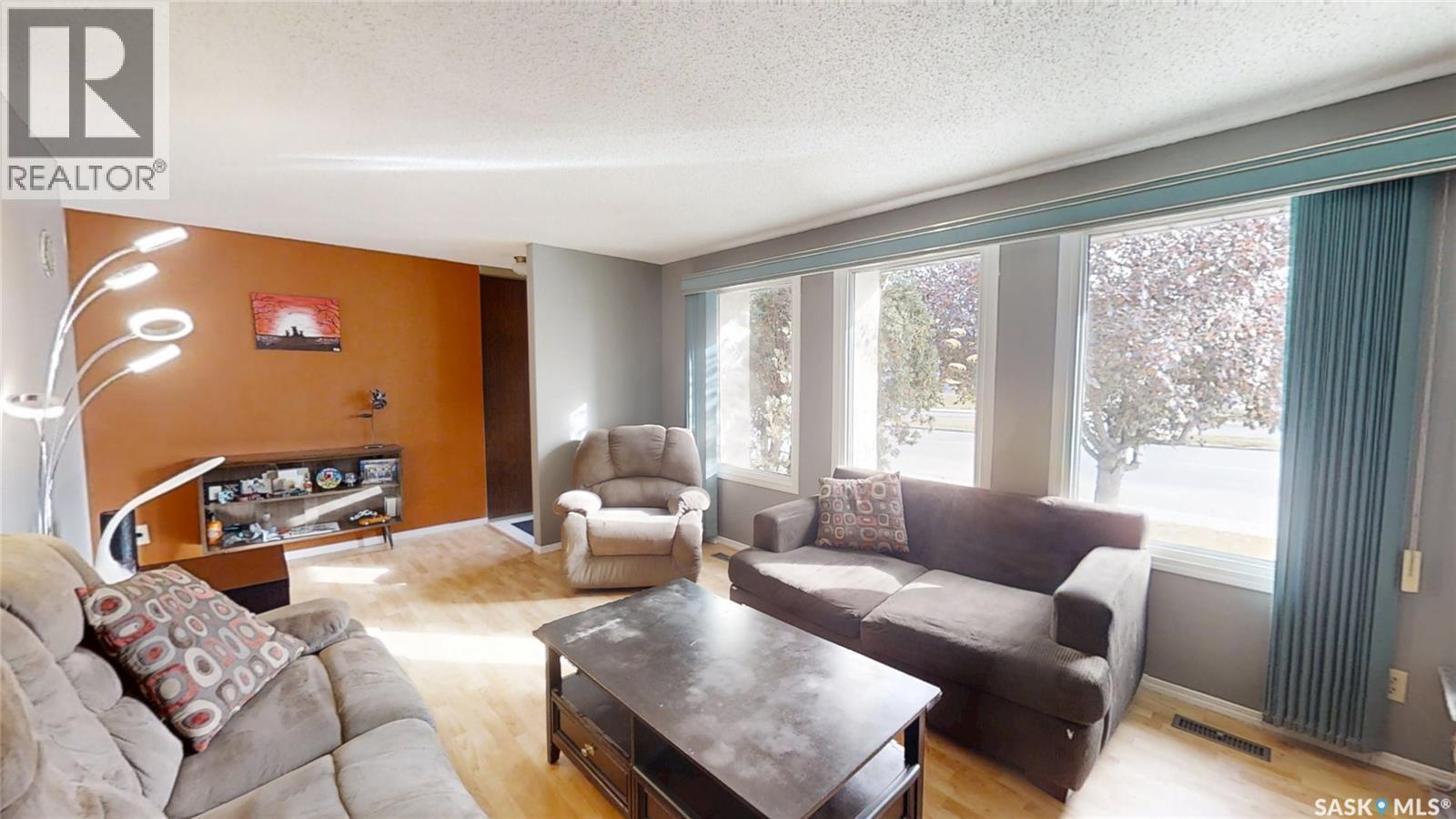 1214 Mckercher Drive, Saskatoon, Saskatchewan  S7H 4Y7 - Photo 4 - SK020142