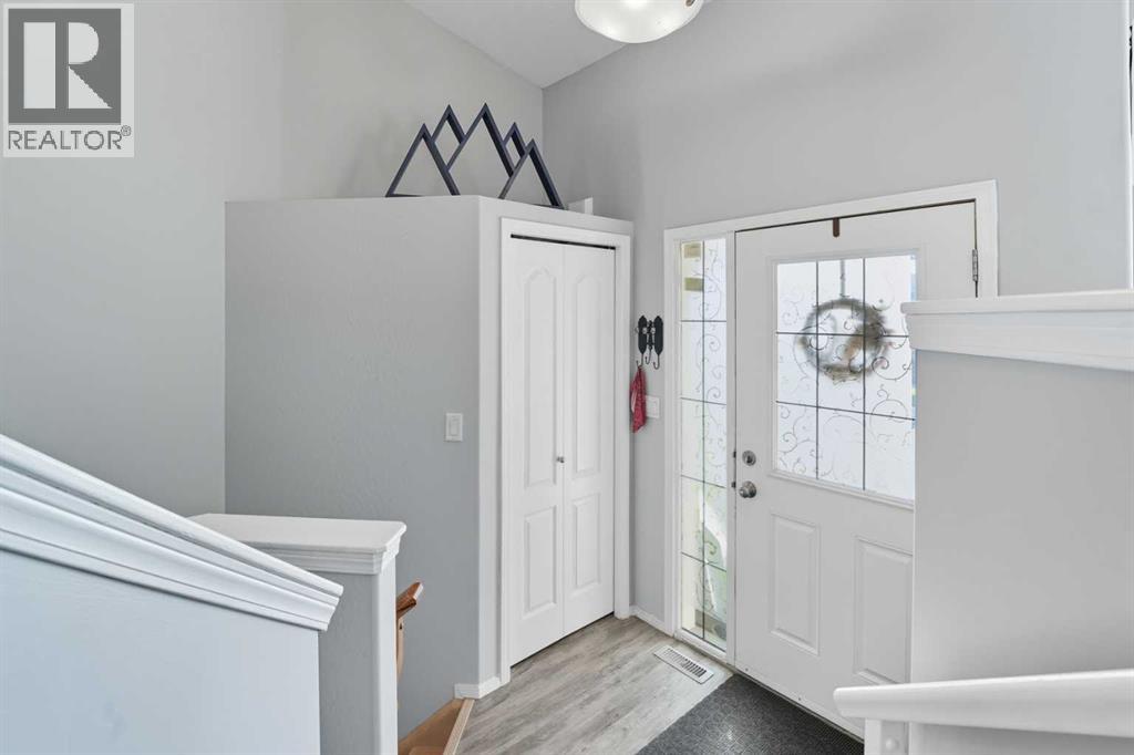 59 Inkster Close, Red Deer, Alberta  T4R 0A7 - Photo 4 - A2260301