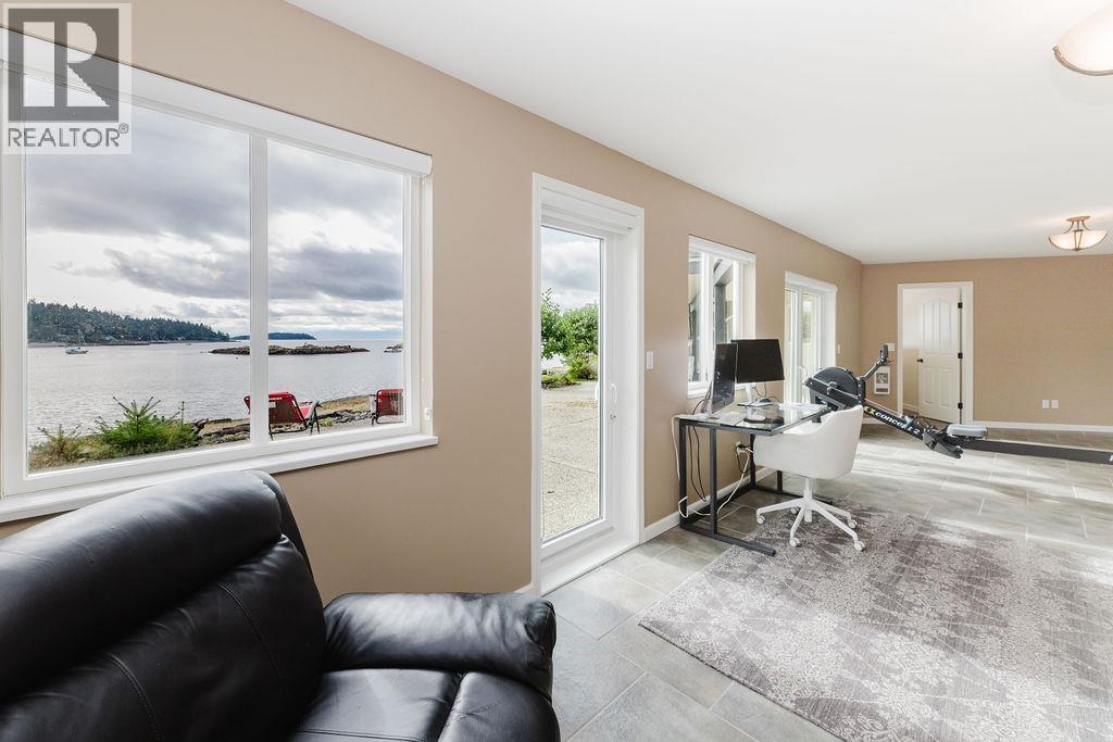 5620 Mintie Road, Halfmoon Bay, British Columbia  V7Z 1E8 - Photo 33 - R3056047
