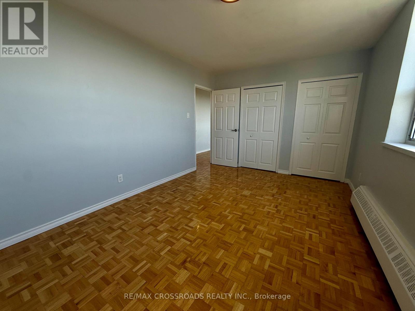 701 - 363 Lakeshore Road E, Mississauga, Ontario  L5G 1H7 - Photo 7 - W12448437