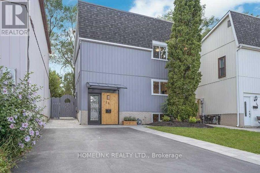 25 Hercules Court, Brampton (Central Park), Ontario  L6S 1X6 - Photo 1 - W12448441