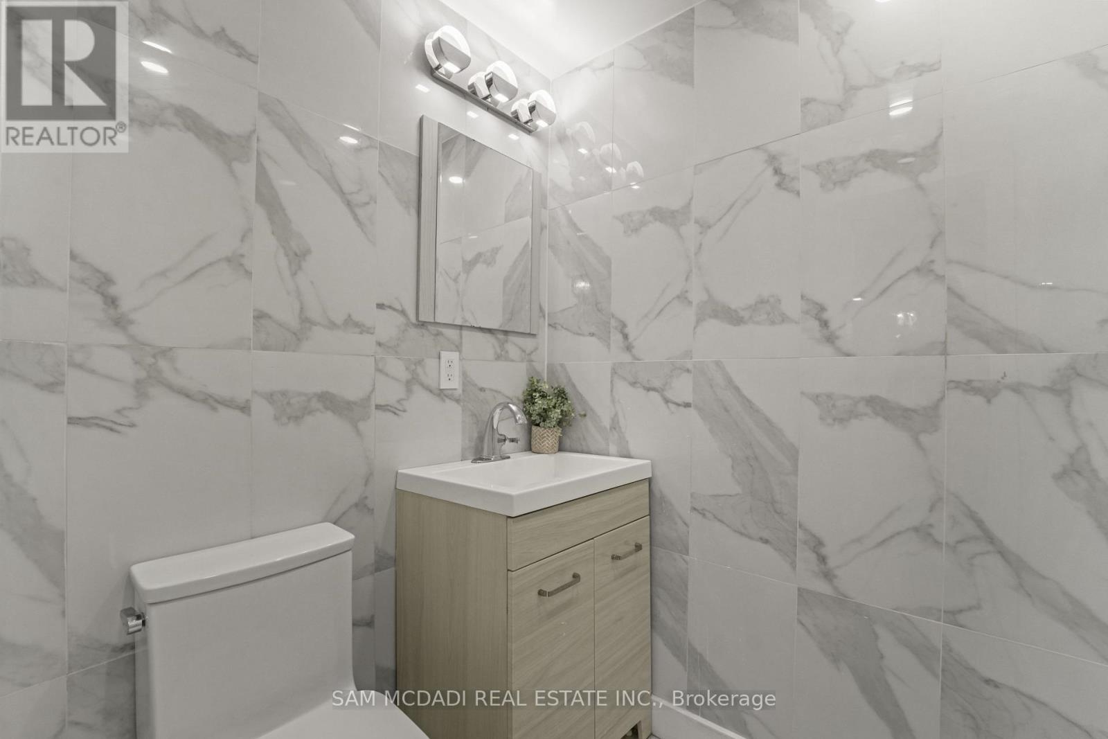 1409 Lefkas Court, Mississauga, Ontario  L5J 4L8 - Photo 14 - W12448443