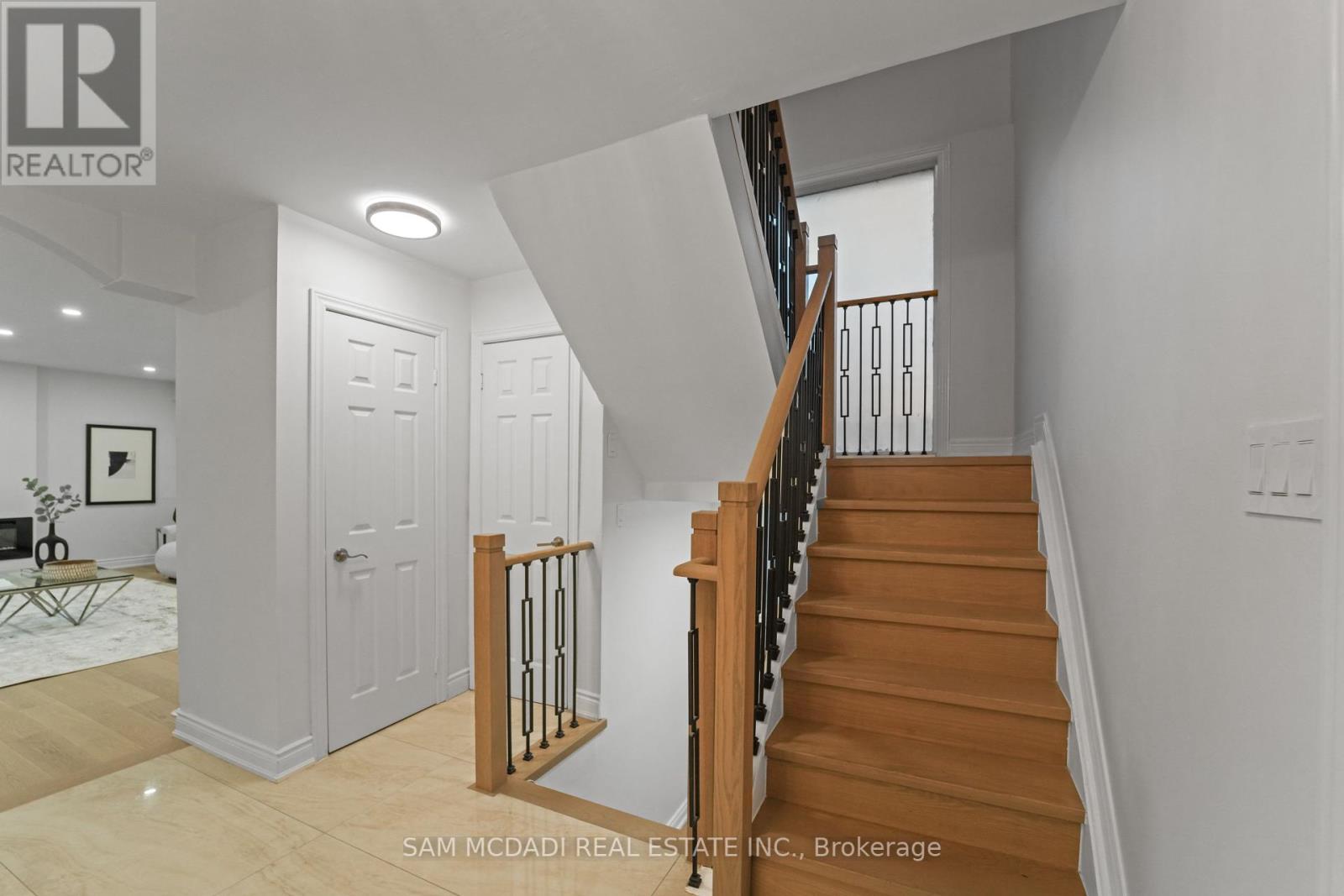 1409 Lefkas Court, Mississauga, Ontario  L5J 4L8 - Photo 15 - W12448443