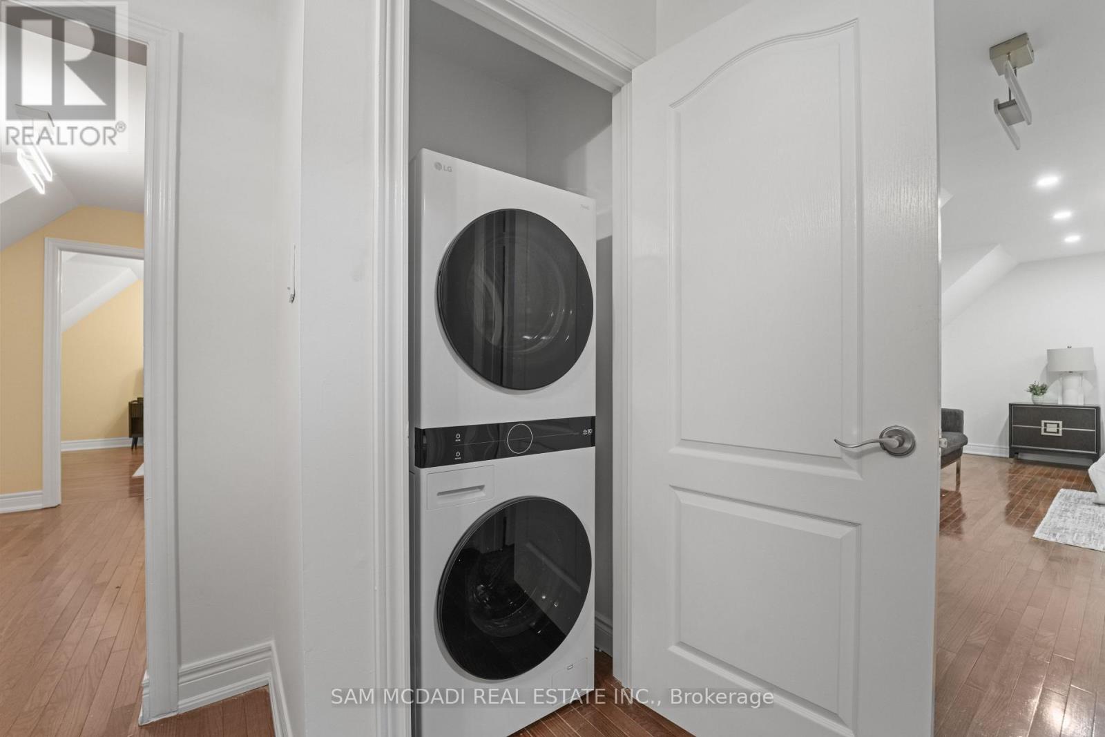1409 Lefkas Court, Mississauga, Ontario  L5J 4L8 - Photo 28 - W12448443