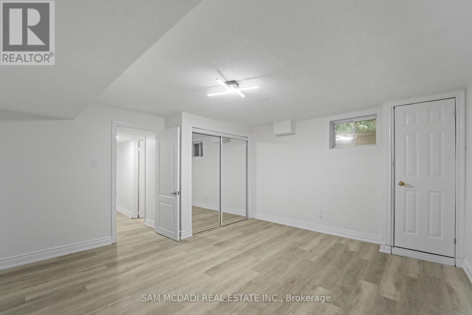 1409 Lefkas Court, Mississauga, Ontario  L5J 4L8 - Photo 32 - W12448443