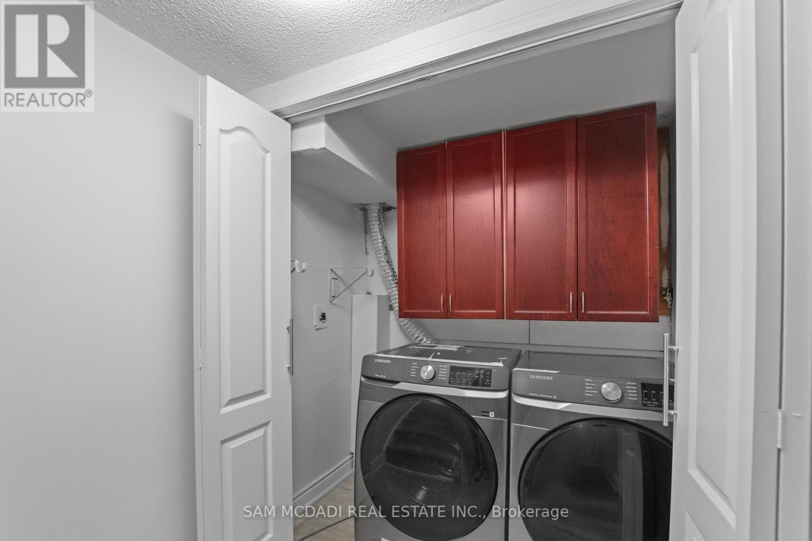 1409 Lefkas Court, Mississauga, Ontario  L5J 4L8 - Photo 35 - W12448443