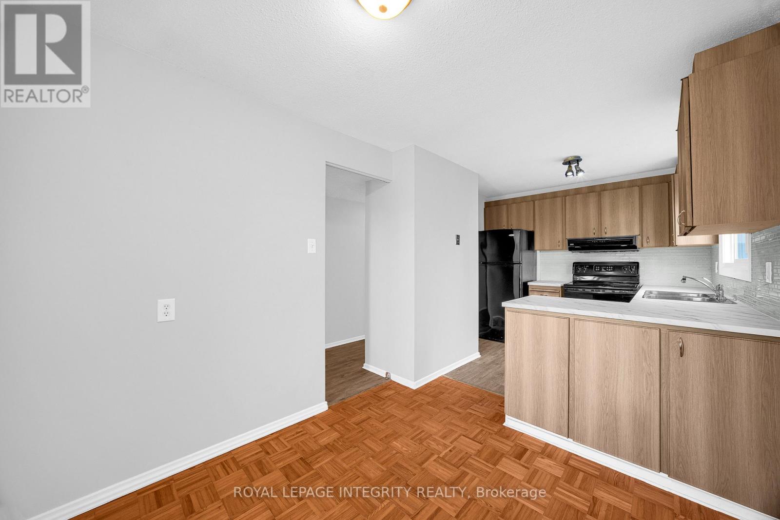 226 Sherway Drive, Ottawa, Ontario  K2J 2G3 - Photo 7 - X12448456