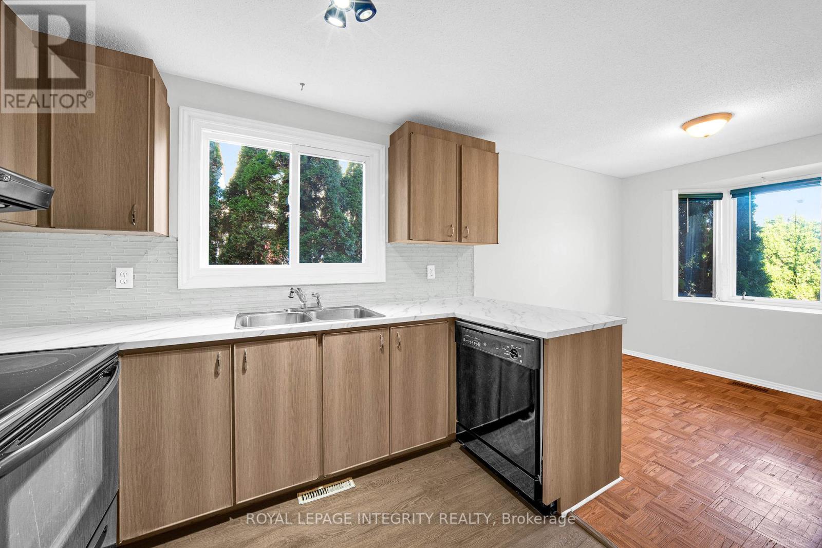 226 Sherway Drive, Ottawa, Ontario  K2J 2G3 - Photo 8 - X12448456