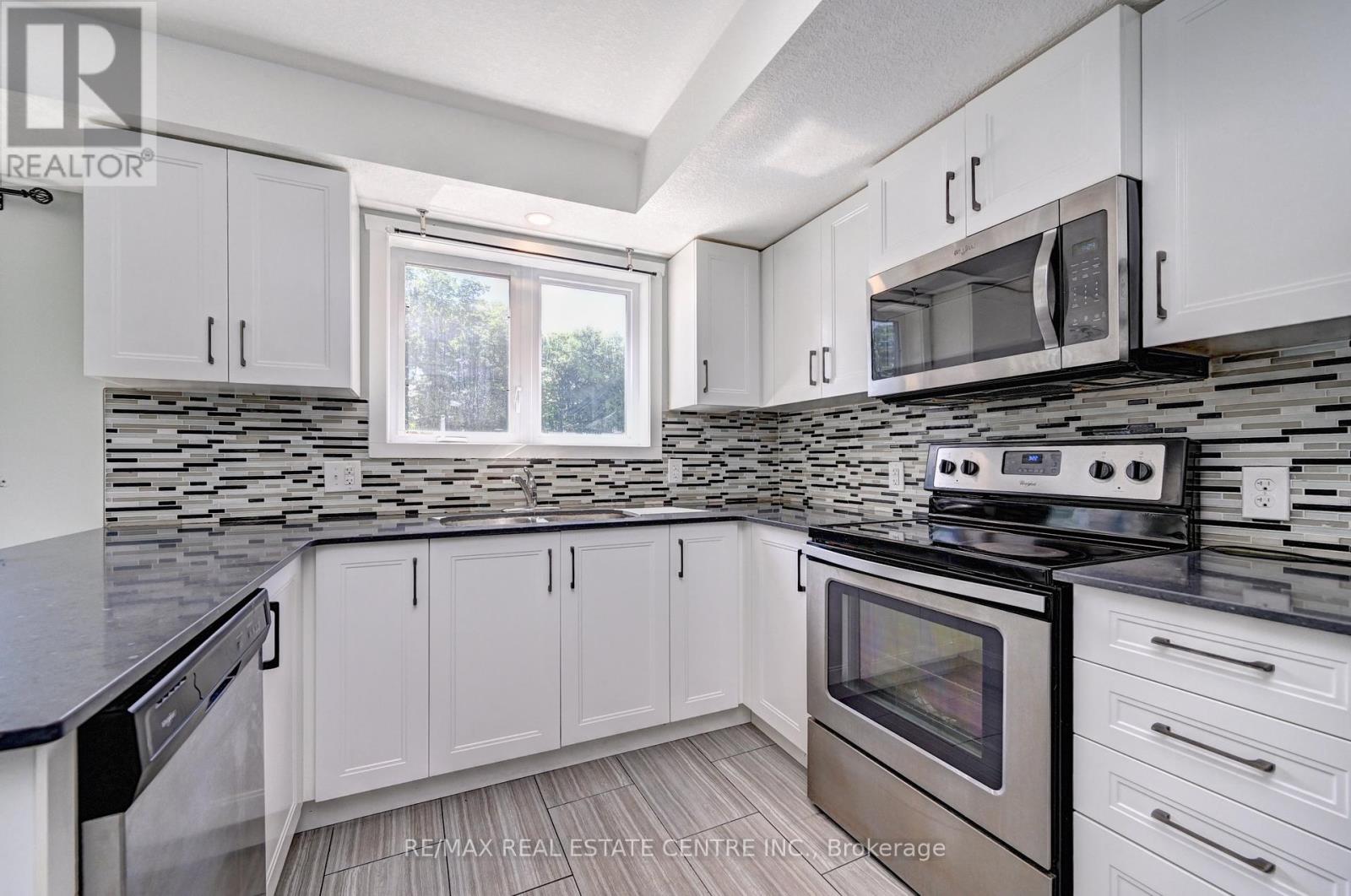 6 - 190 Century Hill Drive, Kitchener, Ontario  N2E 0G9 - Photo 14 - X12448444