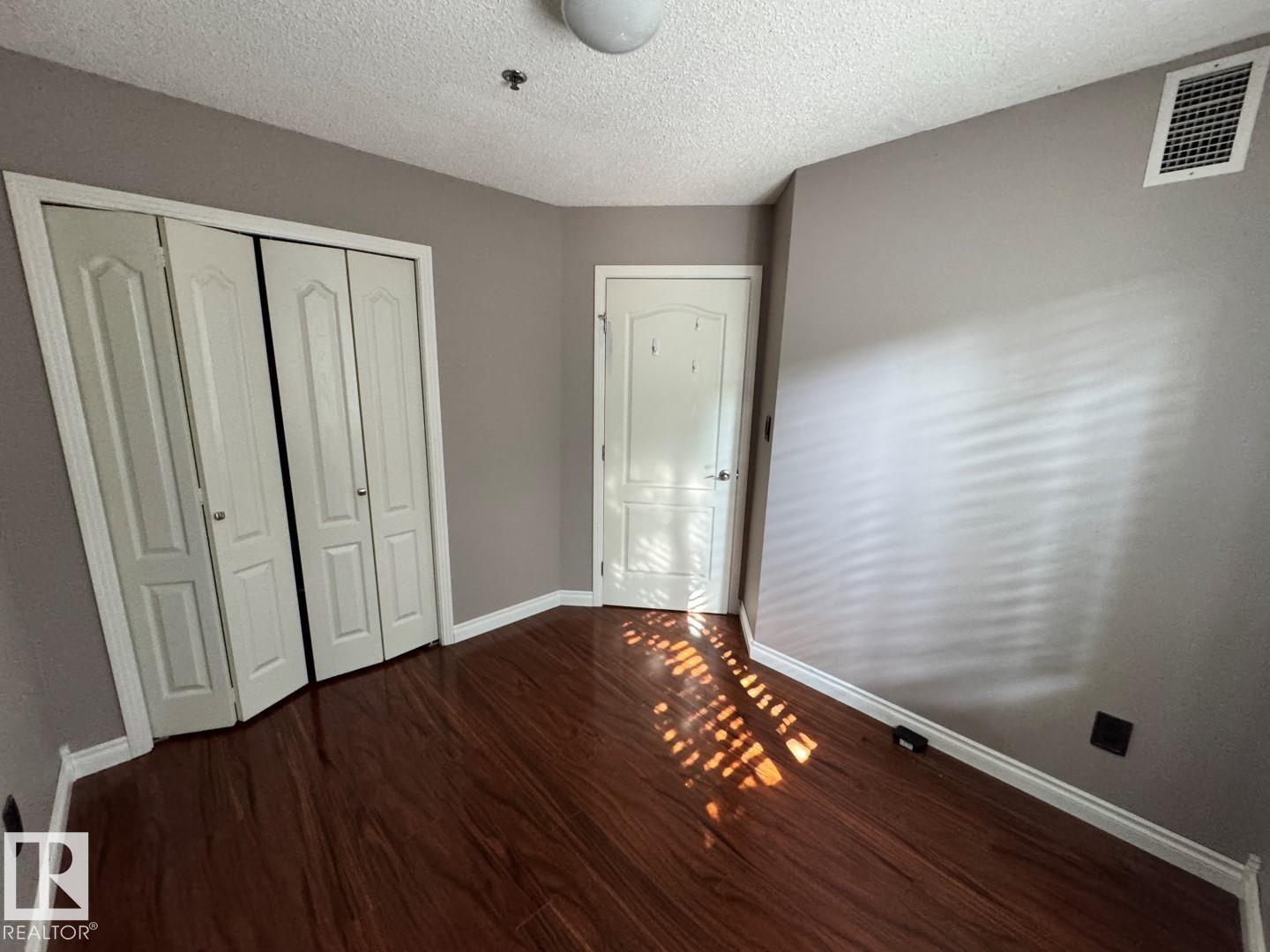 #103 9640 105 St Nw, Edmonton, Alberta  T5K 1A4 - Photo 11 - E4461090