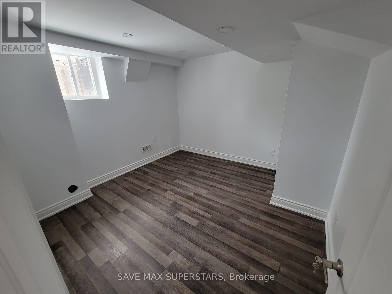 Lower - 32 Westminster Circle, Barrie, Ontario  L4M 0A5 - Photo 17 - S12448265