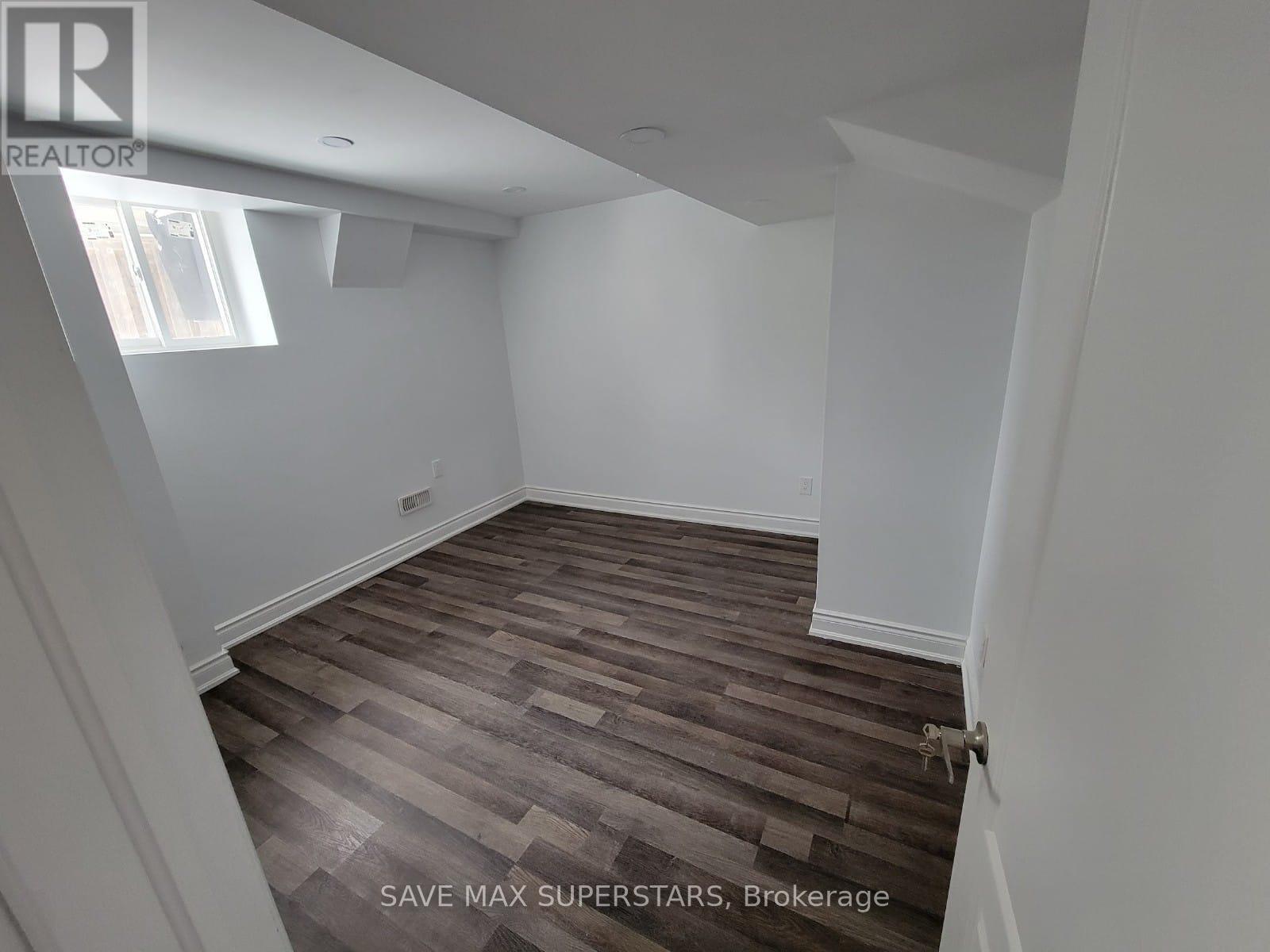Lower - 32 Westminster Circle, Barrie, Ontario  L4M 0A5 - Photo 10 - S12448265